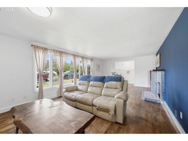 4060 WOOD Ave, Eugene, OR 97402