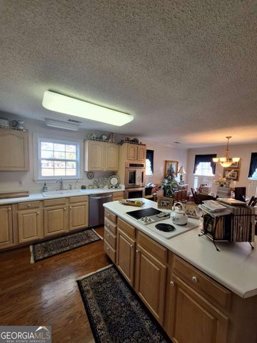 250 Weatherly Drive, Baxley, GA 31513