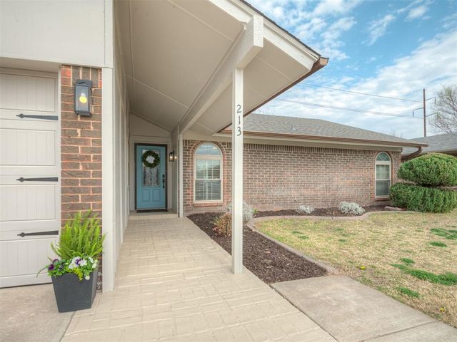 213 Elwood Drive, Edmond, OK 73013