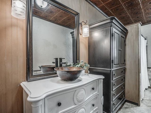 213 Elwood Drive, Edmond, OK 73013