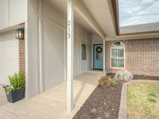 213 Elwood Drive, Edmond, OK 73013