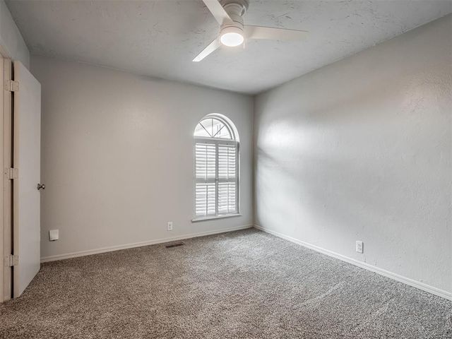 213 Elwood Drive, Edmond, OK 73013