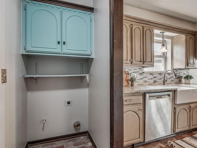 213 Elwood Drive, Edmond, OK 73013