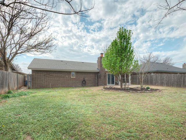 213 Elwood Drive, Edmond, OK 73013