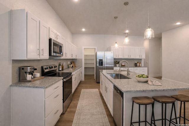 330 E Carson St Apt 1202, San Antonio, TX 78208