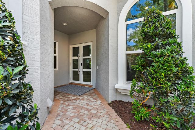 221 Andalusia Drive, Palm Beach Gardens, FL 33418