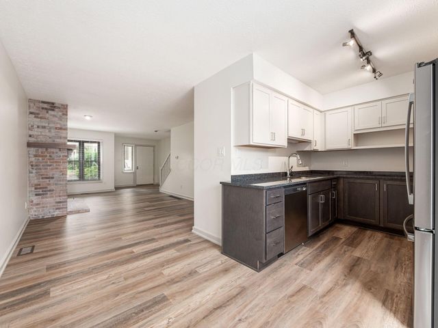 428 Edinburgh Road, Dublin, OH 43017