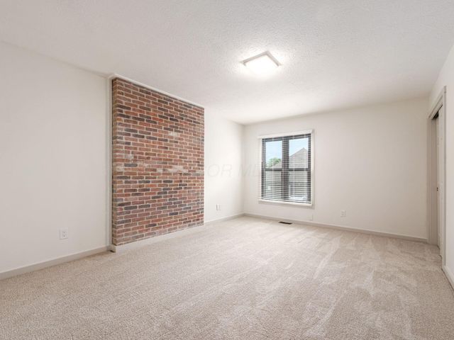 428 Edinburgh Road, Dublin, OH 43017