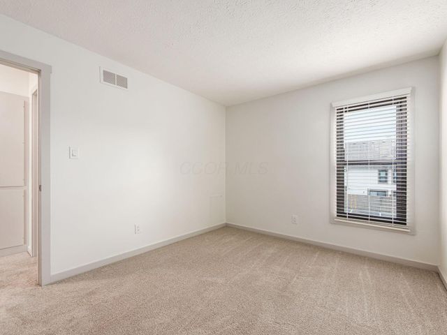 428 Edinburgh Road, Dublin, OH 43017