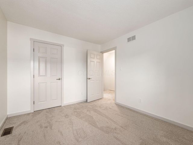 428 Edinburgh Road, Dublin, OH 43017