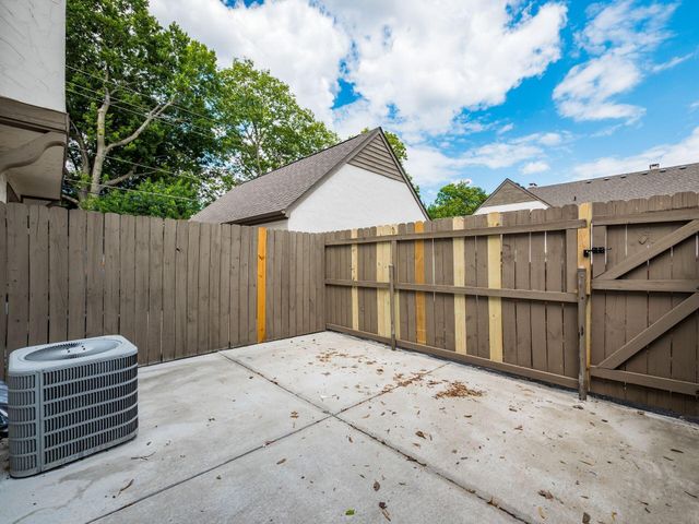 428 Edinburgh Road, Dublin, OH 43017