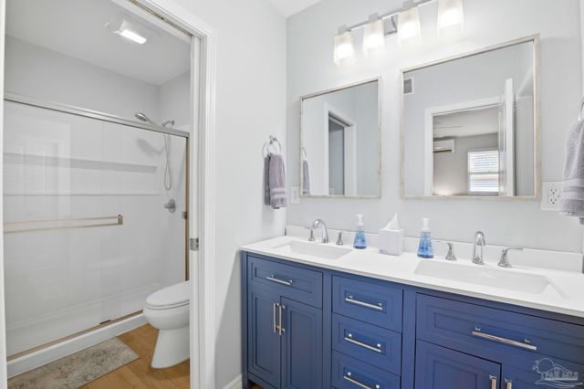 105 Bear Dr, Gulf Breeze, FL 32561