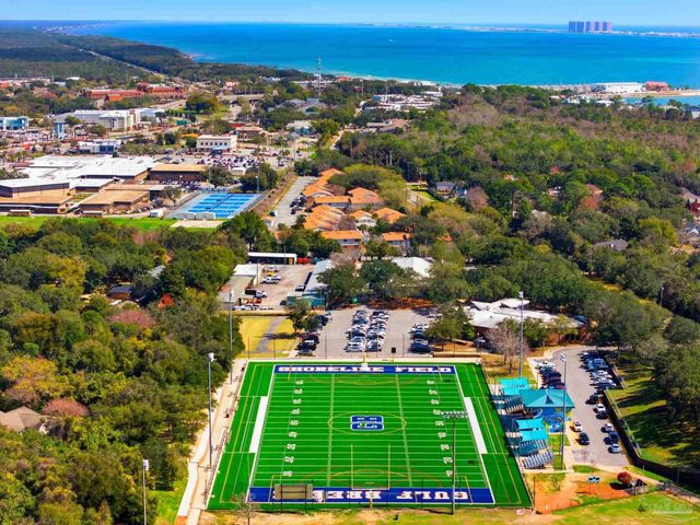 105 Bear Dr, Gulf Breeze, FL 32561