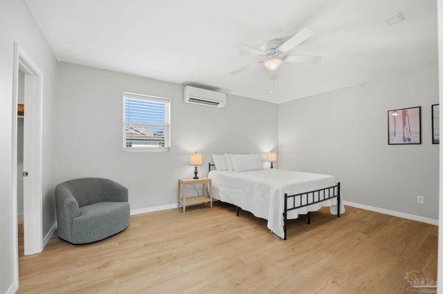 105 Bear Dr, Gulf Breeze, FL 32561