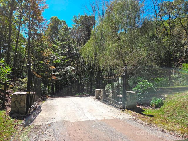 123 Live Oak Loop 29, Waynesville, NC 28785