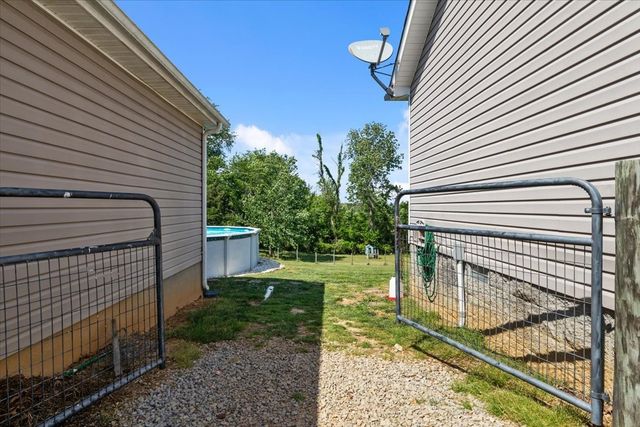 109 Bessie Clark Rd, Erin, TN 37061