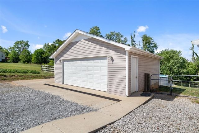 109 Bessie Clark Rd, Erin, TN 37061