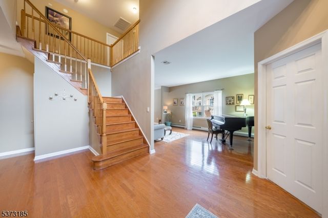 63 Gatheringhill Ct, Parsippany-troy Hills Twp., NJ 07950