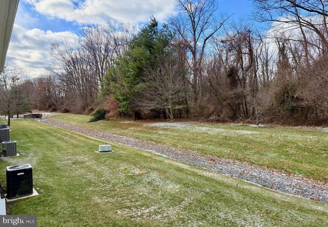 5201 SCHINDLER DR SOUTH S, Monmouth Junction, NJ 08852