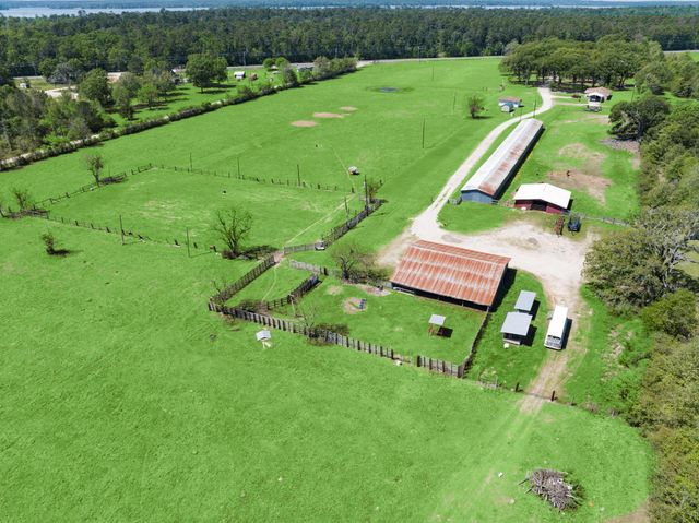 4856 N Fm 356, Onalaska, TX 77360