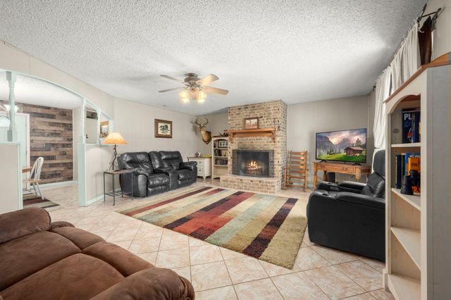 4856 N Fm 356, Onalaska, TX 77360