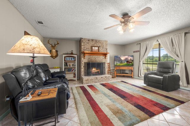 4856 N Fm 356, Onalaska, TX 77360