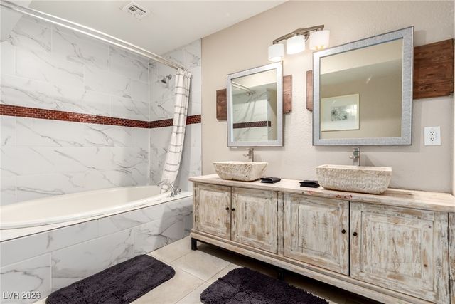 2940 South Bronco Street, Las Vegas, NV 89146