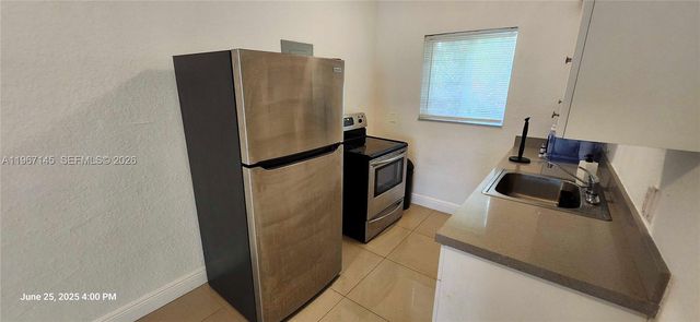 9800 E Bay Harbor Dr 9, Bay Harbor Islands, FL 33154