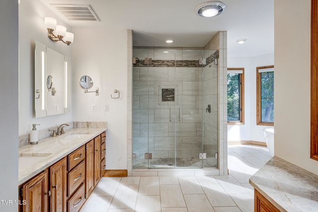3326 Bondwood Circle, Johnson City, TN 37604