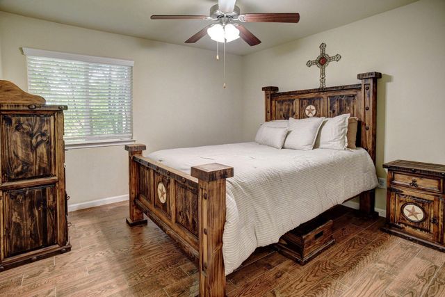 409 S. Hunting Lodge LN, Bastrop, TX 78602