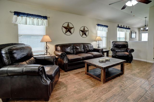 409 S. Hunting Lodge LN, Bastrop, TX 78602