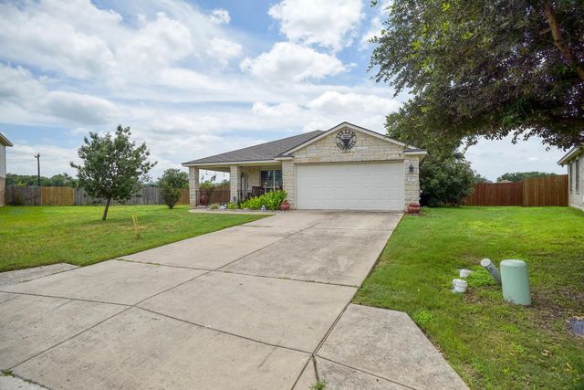 409 S. Hunting Lodge LN, Bastrop, TX 78602