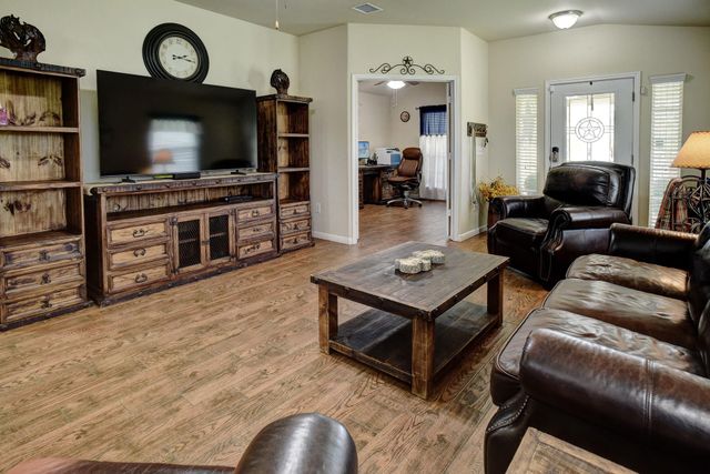 409 S. Hunting Lodge LN, Bastrop, TX 78602