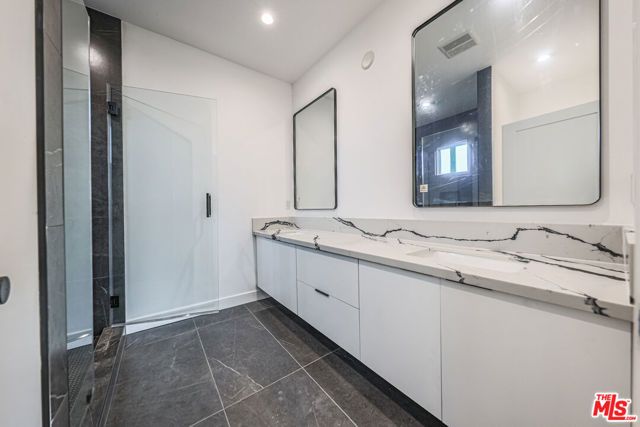 1525 S Carmelina Avenue 1523, Los Angeles, CA 90025