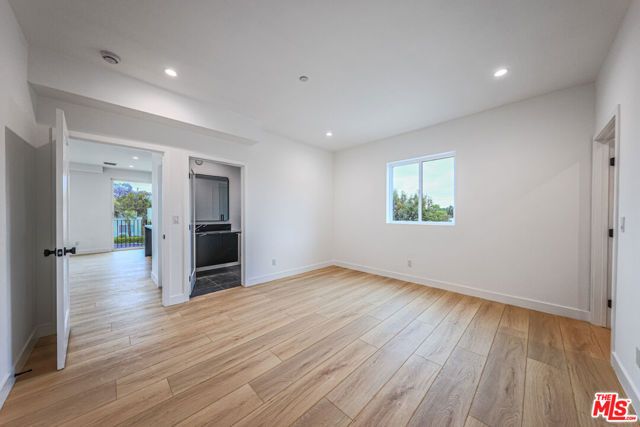 1525 S Carmelina Avenue 1523, Los Angeles, CA 90025