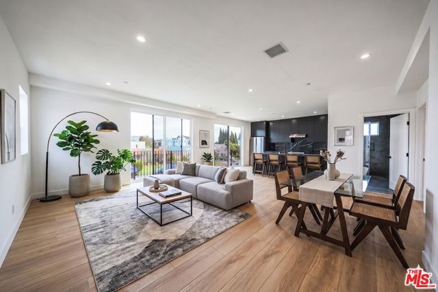 1525 S Carmelina Avenue 1523, Los Angeles, CA 90025