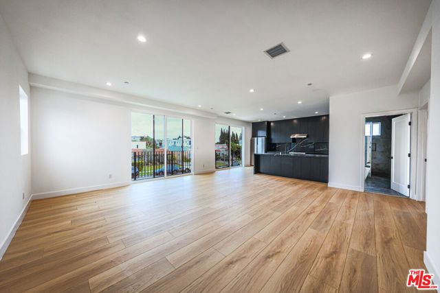 1525 S Carmelina Avenue 1523, Los Angeles, CA 90025