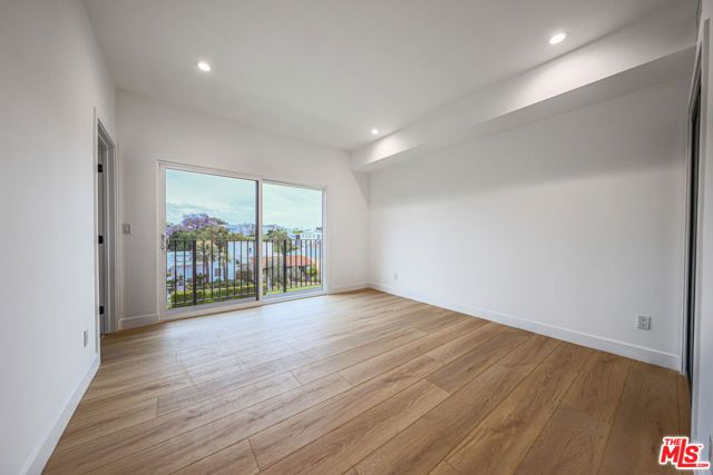 1525 S Carmelina Avenue 1523, Los Angeles, CA 90025