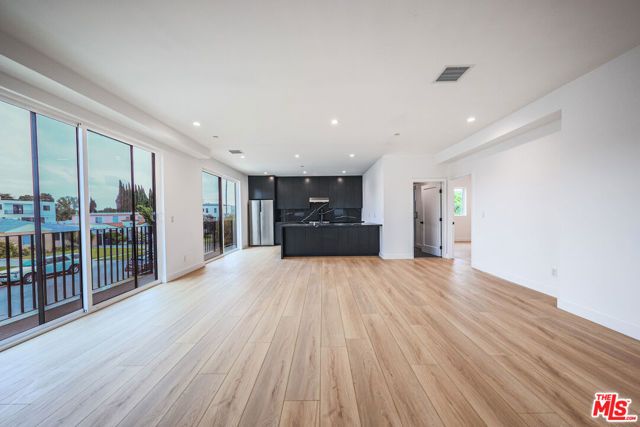 1525 S Carmelina Avenue 1523, Los Angeles, CA 90025