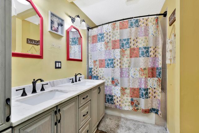 985 E 126th Ave N, Belle Plaine, KS 67013