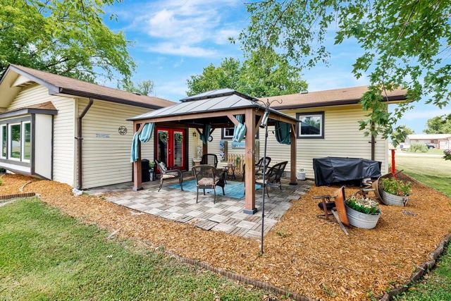 985 E 126th Ave N, Belle Plaine, KS 67013