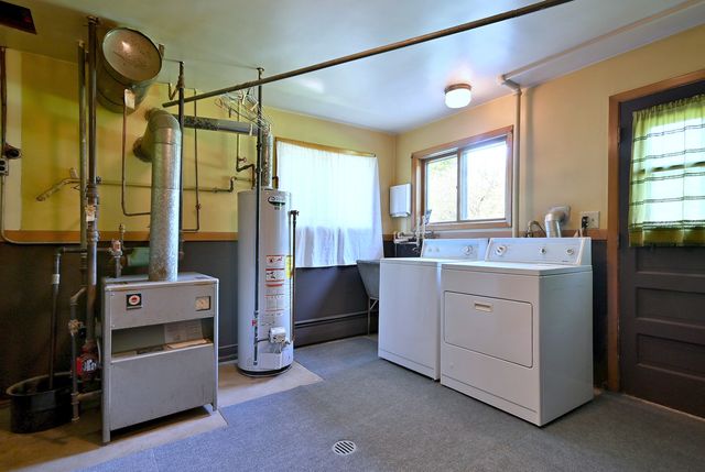 1030 W Kenilworth Avenue, Palatine, IL 60067