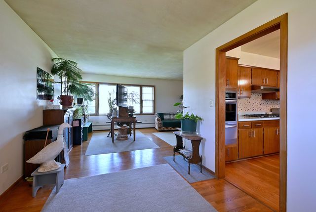 1030 W Kenilworth Avenue, Palatine, IL 60067