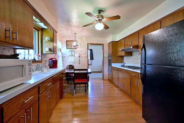 1030 W Kenilworth Avenue, Palatine, IL 60067