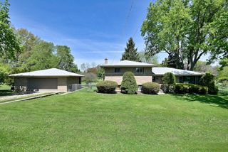 1030 W Kenilworth Avenue, Palatine, IL 60067