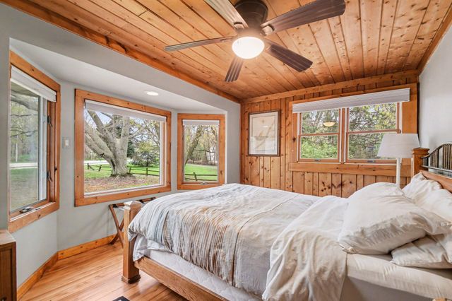 13830 Red Arrow Highway, Chikaming Twp, MI 49128