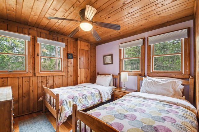 13830 Red Arrow Highway, Chikaming Twp, MI 49128