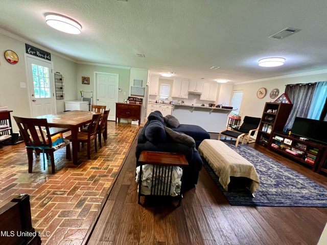2621 Pintail Road, Moss Point, MS 39562