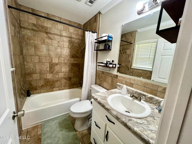 2621 Pintail Road, Moss Point, MS 39562
