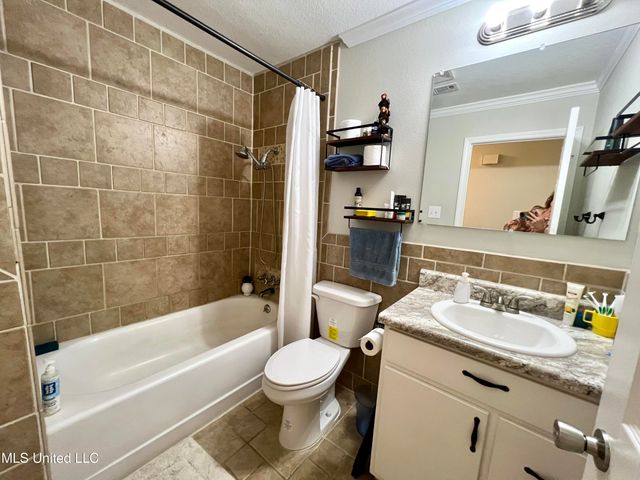 2621 Pintail Road, Moss Point, MS 39562
